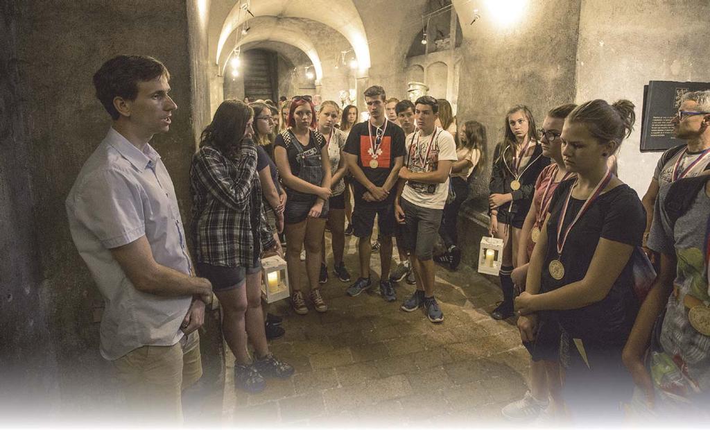 STALO SE OHEŇ(bez)NADĚJE 7. ročník úspěšného projektu ČsOL pod záštitou br. František Bobek 1. místopředsedkyně Senátu PČR předseda komise pro mládež ČsOL V neděli 25. června byl zažehnut 1.