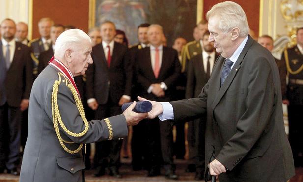 U příležitosti Dne vítězství se tradičně konalo jmenování nových generálů na Pražském hradě. Prezident republiky Miloš Zeman povýšil mimo jiné také čtyři válečné veterány z druhé světové války.