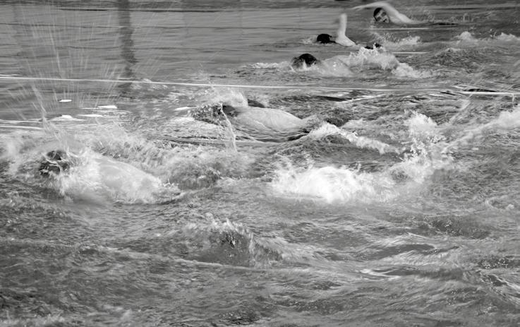 FAKULTA SPORTOVNÍCH STUDIÍ Dýchání doba trvání nádechu, poloha hlavy při a po nádechu Souhra timing jednotlivých fází, timing dýchání a práce paží i nohou, poloha boků při uchopení záběru, přiměřená