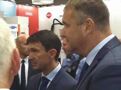 Jak je již po mnoho let tradicí, v pondělí v podvečer se u našeho stánku zastavila vládní delegace v čele s českým premiérem Andrejem Babišem a ministryní průmyslu a obchodu Martou Novákovou.