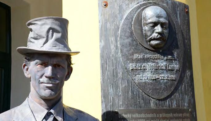 Účastníci obdrželi balíček se sladkostmi a krmítko pro přezimující zpěvné ptactvo. Masopust v zoo (7.