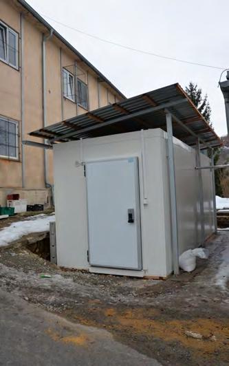 které souvisely s účelovým finančním příspěvkem, zajišťoval provozní útvar ostatní běžné opravy a údržbu v zoo, například: Oplocení podesty ve vstupní části do zoo Výstavba turniketu u horního vstupu