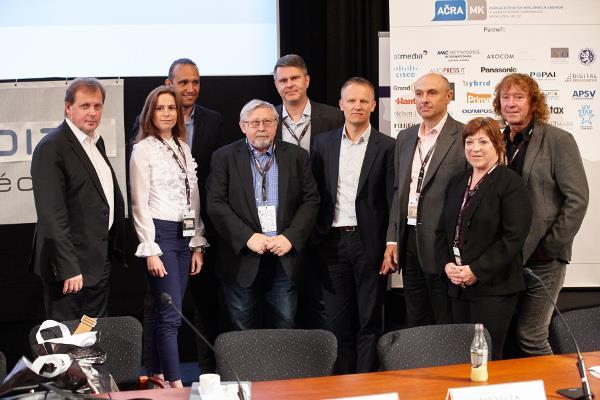 Protagonisté loňského ročníku konference DIGIMEDIA 2017 (Foto: archiv AČRA MK) Digitální rozhlas na rozcestí Souběžně s druhou televizní digitalizací a uvolněním pásma 700 MHz pro mobilní operátory