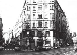 ZAČALA OPRAVA VÁCLAVSKÉHO NÁMĚSTÍ Radní JAN WOLF Hotovo má být již koncem roku Foto: Monika Höppner Anička a Bára TLESKÁME!
