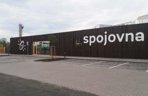 Obchodní a kuturní centra a restaurace Zahradní restaurace Kunratice - Spojovna U kruhového objezdu na křižovatce uic Roztyská a U