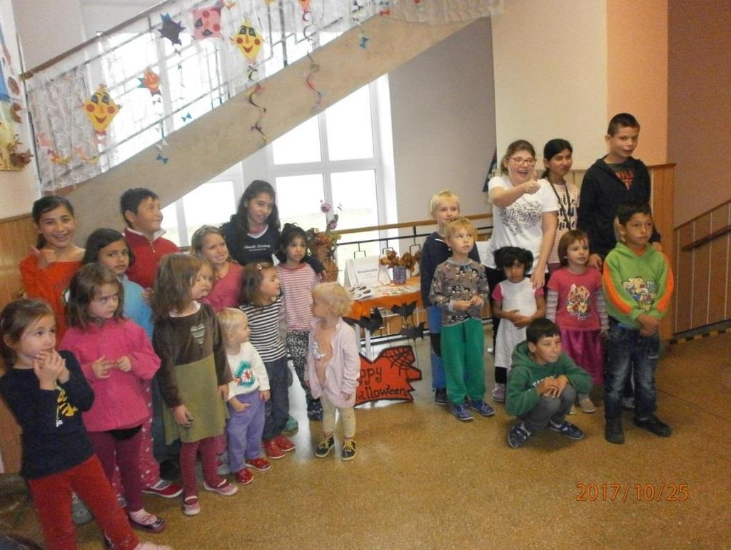 Akce se zúčastnil první stupeň ZŠ (speciální třídy) a pozvání také přijali naši kamarádi z MŠ Vlčice.