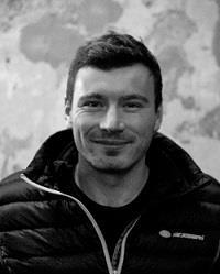 Posledních patnáct let se zabývá propojováním občanského, soukromého a státního sektoru.