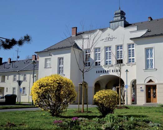 Skončila o dva roky později a pokladnu městského obvodu oprava přišla na 957 515 korun. V letech 2016-2017 byla pak za 747 735 korun opravena i kaple levá.