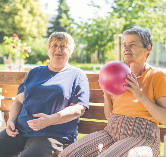 SOCIÁLNÍ OBLAST Centrum slouží zdravotně postiženým Posláním služby Denního centra Charity Ostrava je podpořit lidi se zdravotním postižením (Alzheimerovou a Parkinsonovou nemocí) při zajištění