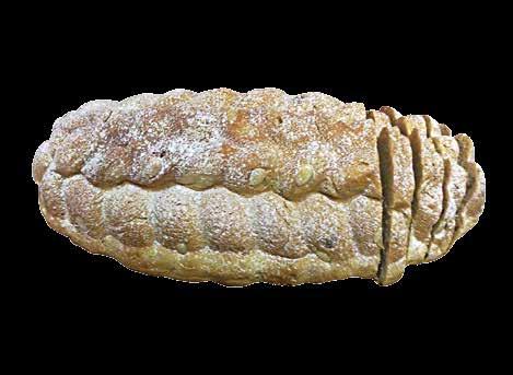 Vánočka Matyáš Poĺak V jednom kilogramu mouky rozemneme 200 g másla, přidáme 200 g tlučeného cukru, jemně nastrouhanou kůru z jednoho citronu, 50 g čerstvých rozdělaných lisovaných kvasnic, trochu