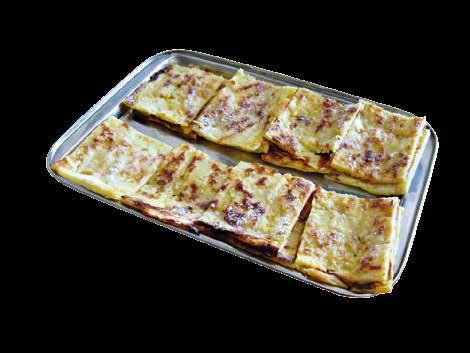 Podlesníky Jaroslav Pařenica 700 g brambor, 1/2 l kyselého mléka, 250 g polohrubé mouky, 1 vejce, sůl, máslo a moučkový cukr Brambory uvaříme a poté oloupeme a nastrouháme.