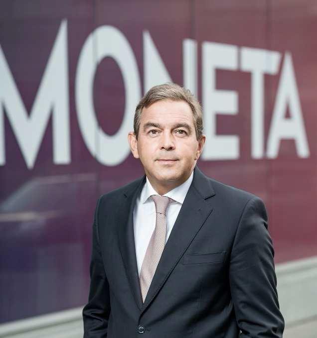 2 Dopis generálního ředitele Je mi potěšením oznámit, že MONETA dosáhla za prvních šest měsíců roku 2018 čistého zisku 2,1 miliardy Kč na konsolidované úrovni a navýšila svůj cíl dosáhnout čistý zisk