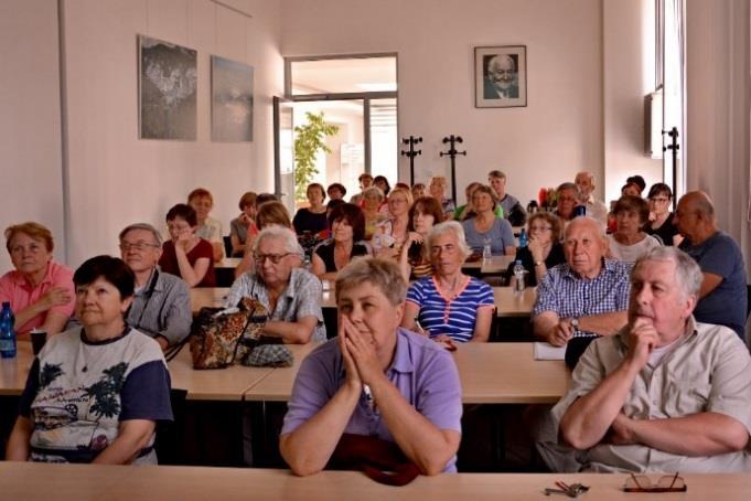 Posluchači obdrželi z rukou starosty města Beroun Mgr. Ivana Kůse pamětní list.