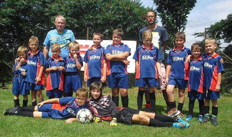 SOKOL KAMBERK INFORMUJE V tomto čísle "Zpravodaje" se vrátím až do léta. Sokol uspořádal nohejbalový turnaj a pouťový sportovní program.
