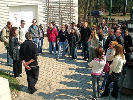 Návštěva studentů evropských zemí na Rečkově a v Podlázkách Tomáš Zahrádka, vedoucí provozu 01, a Pavel Otta, vedoucí provozu 07 Úpravnu vody Rečkov a následně čistírnu odpadních vod v Mladé