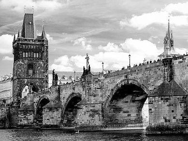 12. KARLŮV MOST Zveme tě na procházku po našem nejznámějším českém mostě.
