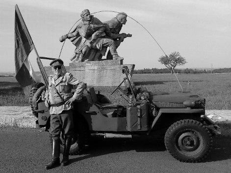 20. MOSTY K HISTORII Letos slavíme 100 let od vzniku Československa. Za tu dobu se udála spousta věcí. Bohužel lidé zažívali i velmi těžké časy doby válek, kdy museli bojovat a trpěli.