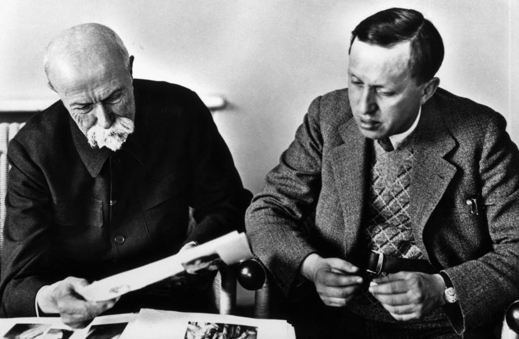 Karel Čapek: Anonym (Lidové noviny 6. 11. 1938) Tento článek přikládáme jako reakci na opakující se anonymní dopisy, které byly roznášeny občanům do schránek.