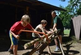 Nechyběla návštěva zříceniny Vikštejn a cesta kolem Weisshuhnova kanálu. Letní tábor se konal 16. až 30.