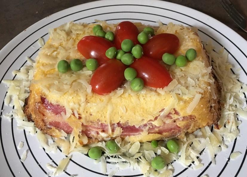 VŠB - TUO, důchodce MOZZARELLA S RAJČATY TROŠKU JINAK SPOLEČENSKÝ KOUTEK Zapékanou mozzarellu s rajčaty zná určitě skoro každý, ale kolega z Rady SDM