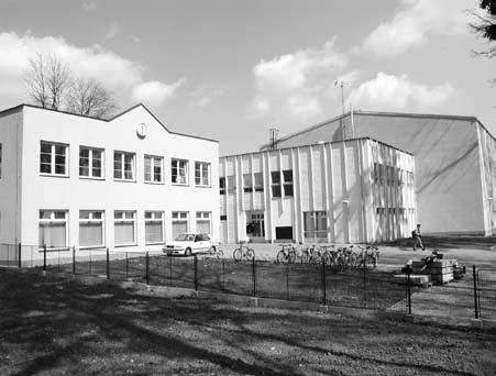 Školská zařízení Modernizace a údrţba školských objektů ve školním roce 2017/2018 Ve školním roce 2017/2018 byly finanční prostředky pouţity k provedení rekonstrukcí, oprav a vybavení budov školy
