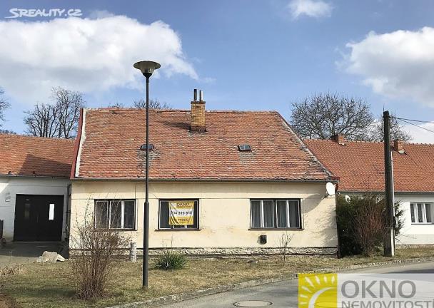 NABÍDKOVÁ CENA: 850 000 Kč 2) Lysice, okres Blansko, užitná plocha 99 m 2, celková výměra pozemku 124 m 2 Přízemní rodinný dům v Lysicích v okrese