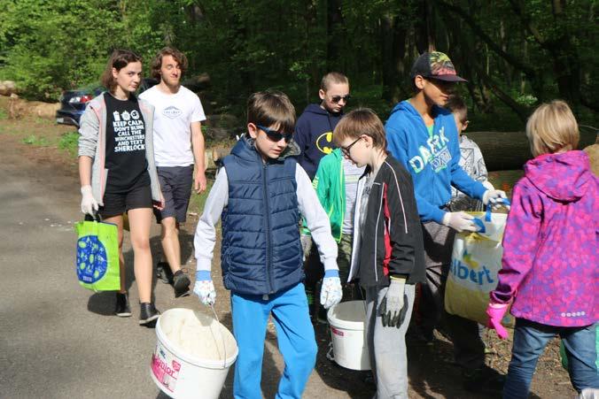 úklid bažantnice Den Země jsme oslavili opět se Speciální ZŠ Poděbrady úklidem lokality
