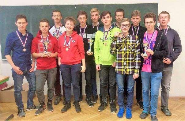První místo v okresním kole grand prix středních škol v šachu. Kdy: listopad 2017 Kde: SOŠ J.