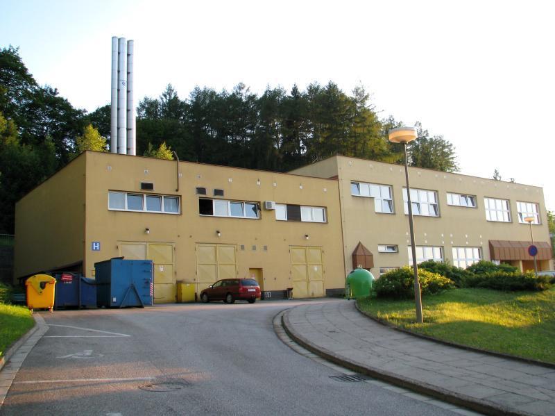 Poslední provozovatel Lokalita Výrobce Provoz od roku Ukončeno Šroubárna Ždánice Ždánice HOVAL AG 1989? Knoflíkářský průmysl Žirovnice a.s. Žirovnice HOVAL AG 1988 2002?