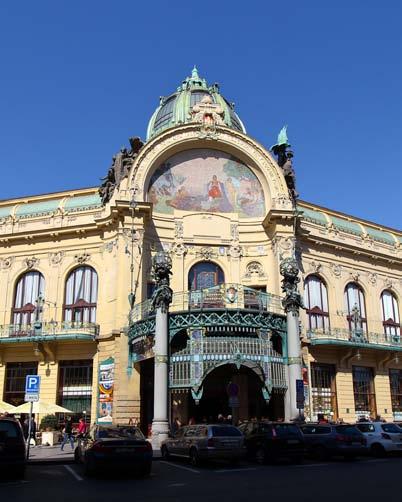 Polytematika letošního mezinárodního kongresu je patrná už ze tří hlavních témat, která se budou objevovat a prolínat v jednotlivých blocích přednášek po oba dny: Stomatologie vyššího věku, Digitální