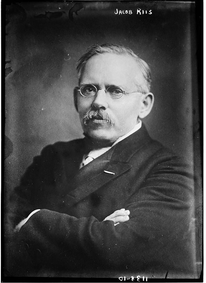 Historie žurnalistiky Jacob Augustus Riis (1849 1914) Jacob Augustus Riis (1849 1914) Americký fotograf, sociolog, novinář a spisovatel dánského původu.