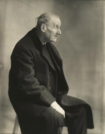 Historie žurnalistiky Eugéne Atget (1857 1927) Eugéne Atget (1857 1927) Francouzský fotograf, který prošel mnoha zaměstnáními. Fotografoval od roku 1899 především Paříž a její život.