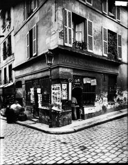 52 Atget, Flašinetář, 1898