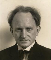 Vliv rozvoje ilustrovaných časopisů, vývoj dokumentární fotografie August Sander (1876 1964) August Sander (1876 1964) Jako reprezentant věcně orientovaného vidění se stal svým způsobem fotografickým