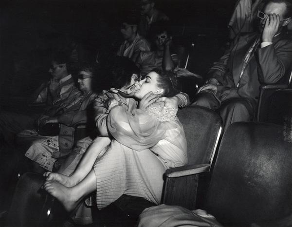 63 Weegee, Vražda Díky známostem s policí a krátkovlnnou