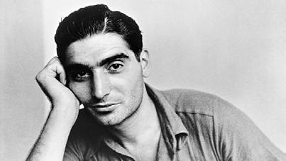 Technologie Max Alpert (1899 1980) Robert Capa (1913 1954) Není-li tvoje fotografie dobrá, nebyl jsi dost blízko. Byl to syn krejčího z Budapešti.