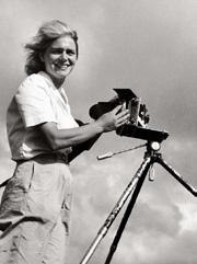 Humanistická fotografie Max Alpert (1899 1980) Margaret Bourke-White (1904 1971) Měla ve třicátých letech pověst výborné průmyslové fotografky, mimo jiné pro časopisy LIFE a FORTUNE.