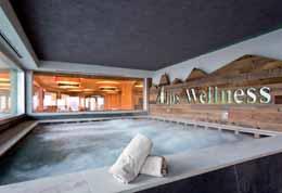 sport a relaxace: částečně venkovní vyhřívaný bazén # * 40 m², vířivka # * až pro 4 osoby, finská sauna # *, pára # *, solná kabina # *, multifunkční sprcha # *, relaxační koutek