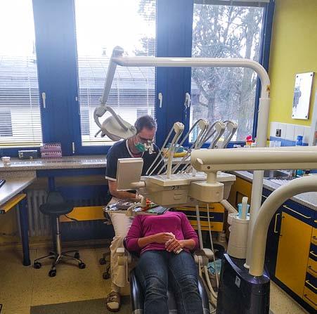 S 16 reklamní prezentace LKS 2/2018 Přebujelou administrativu v zubní ordinaci mi USNADŇUJE zvládat elektronizace Náš rozhovor s MUDr.