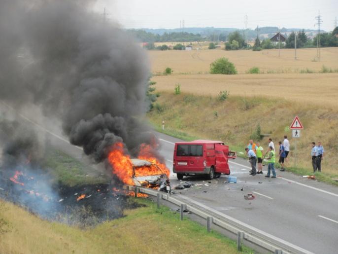OÚ 315 691 143 PSČ 277 05 http://www.spomysl.cz G. Přechody pro chodce V obci byly zvýrazněny pruhy na přechodech pro chodce.