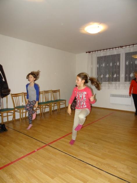 Hodnoceny byly i masky dětí, každé pak, podobně jako výherci v soutěži o nejlepší dýni, dostalo sladkou odměnu.