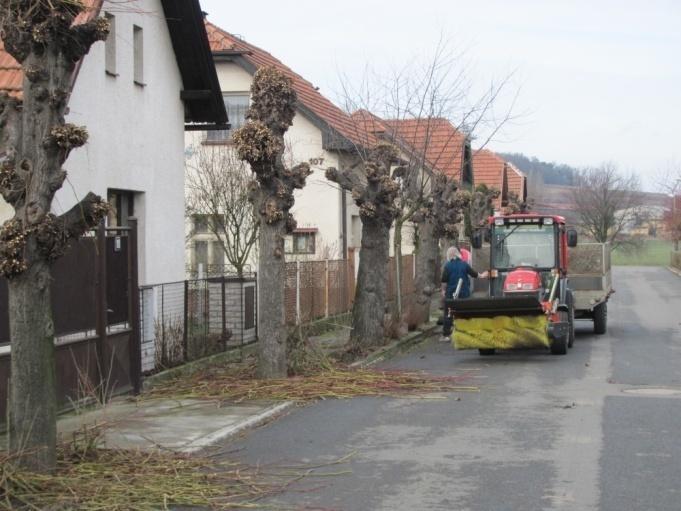 Bioodpad bude od občanů přijímán každou sobotu od 10 do 12 hodin na dvoře za budovou obecního úřadu čp. 120, o příjem a odvoz odpadu se bude starat pan Miroslav Bureš.