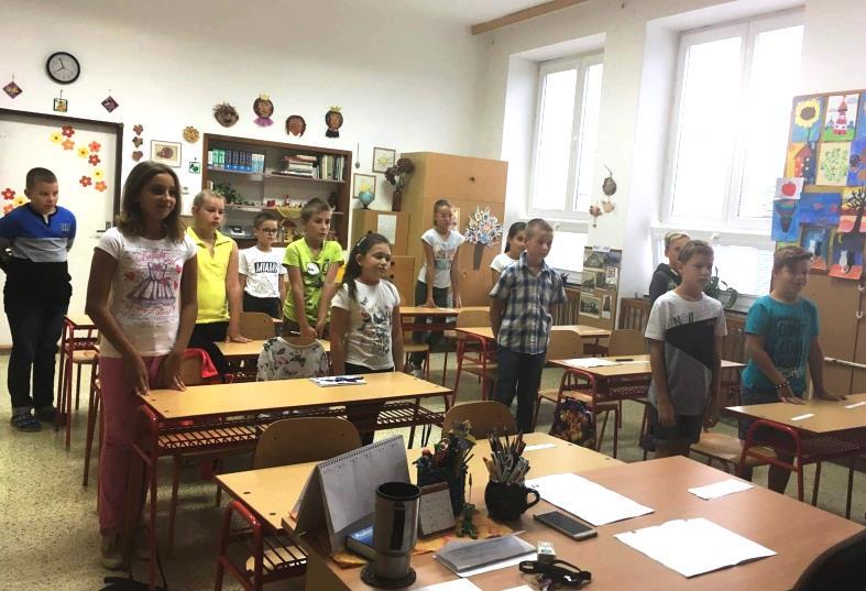 Žákům přišel popřát hodně úspěchů v novém školním roce pan starosta, který také všem představil novou paní ředitelku Mgr. Evu Šrámkovou.