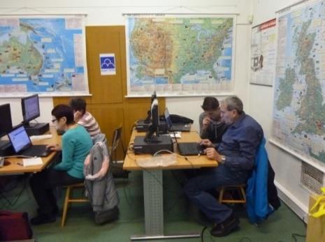 5. Senior Internet Euro Klub (SIEK) Myslíme i na nejstarší generaci, zamezujeme sociální izolaci nejstarších českotěšínských občanů vedením počítačového kurzu Senior Internet Euro Klub.