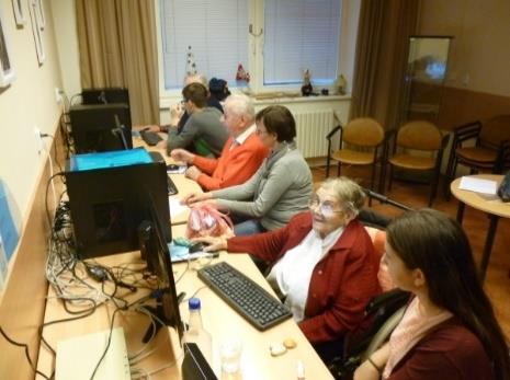 V roce 2016 se kurzu zúčastnilo celkem 37 seniorů a 14 lektorů, tradičními místy setkávání byl Domov seniorů a Gymnázium Josefa Božka na Frýdecké ulici.
