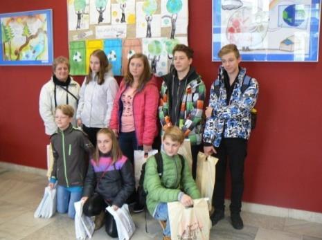 vysokých škol. Všichni prezentující studenti a odborní konzultanti pedagogové obdrželi účastnické a děkovné listy.
