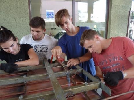 V průběhu aktivity byly účastníkům rozdány kvízy Plastohraní k prověření jejich znalostí, dále proběhla ukázka funkčního modelu solárního kolektoru a přednáška