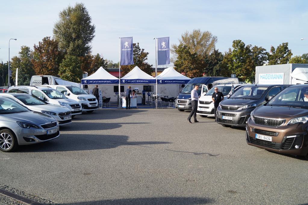 ROADSHOW: Peugeot Professional 13 PEUGEOT PROFESSIONAL ROADSHOW 6. ZÁŘÍ ODSTARTOVAL PŘED PRODEJNOU MAKRO V ČESTLICÍCH DALŠÍ ROČNÍK PEUGEOT PROFESSIONAL ROADSHOW.