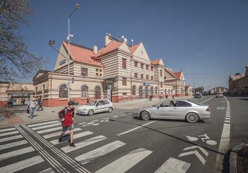 DOPRAVA a BEZPEČNOST Vybudování dopravního terminálu přednádraží Rekonstrukce povrchu veřejné komunikace včetně