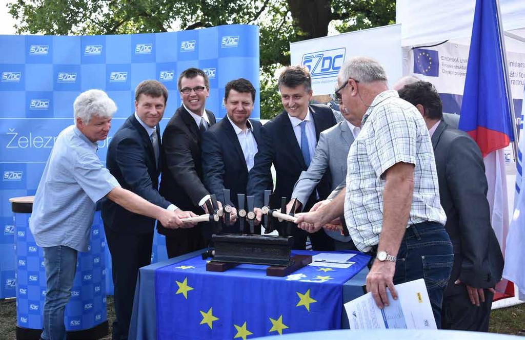 II/2018 5 naše stavby Začátek stavebních prací na projektu MODERNIZACE TRATI SUDOMĚŘICE VOTICE Na začátku června 2018 proběhlo slavnostní zahájení modernizace železniční trati mezi Sudoměřicemi u
